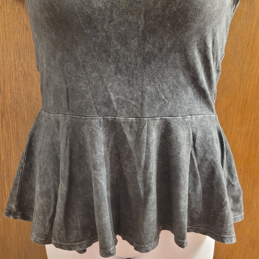 Happening in the Present Dark Gray Ruffle Hem, Women's Size M Rivets Knot H.i.p - Picture 3 of 7
